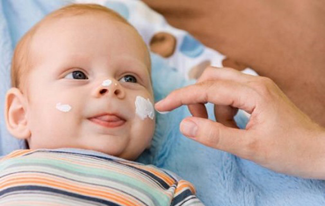 Комаровський розповів, як правильно доглядати за шкірою немовлят